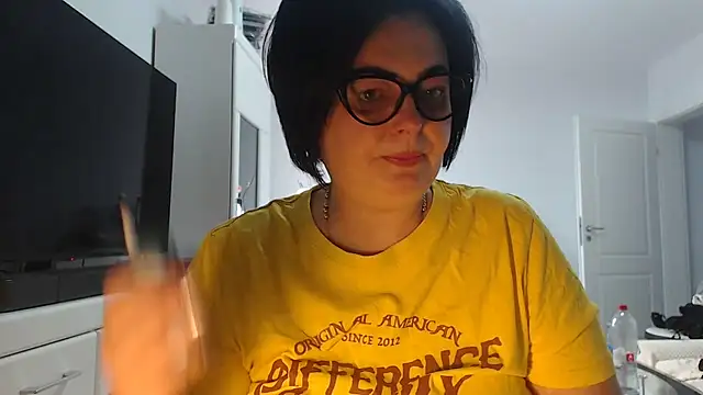 Amandamuller1982 online show from July 6, 2026, 5:47 am