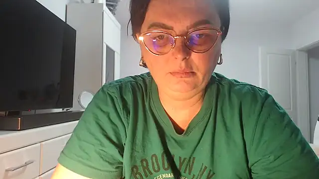 Amandamuller1982 online show from June 12, 2026, 7:06 am