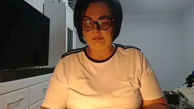 Amandamuller1982 online show from July 12, 2026, 10:10 pm