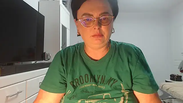 Amandamuller1982 online show from June 24, 2026, 10:29 pm