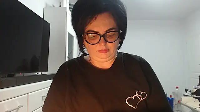 Amandamuller1982 online show from July 6, 2026, 9:50 pm