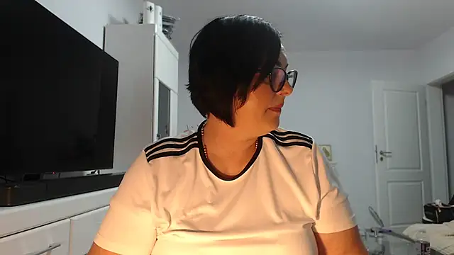 Amandamuller1982 online show from July 30, 2026, 6:18 pm