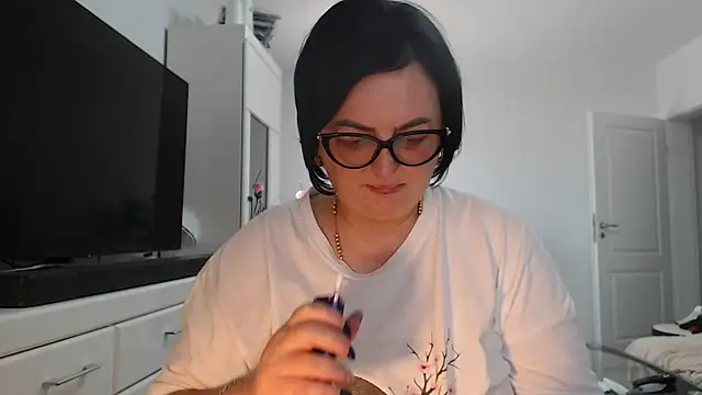 Amandamuller1982 online show from July 25, 2026, 10:32 am