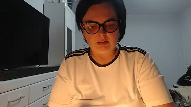 Amandamuller1982 online show from July 15, 2026, 9:33 pm