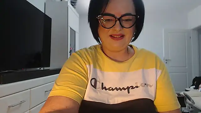 Amandamuller1982 online show from July 12, 2026, 10:05 am