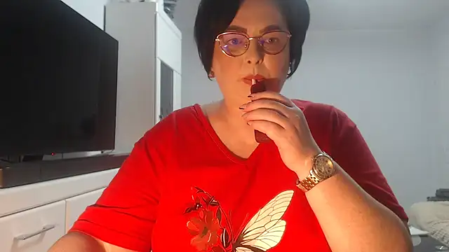 Amandamuller1982 online show from April 30, 2026, 8:57 pm
