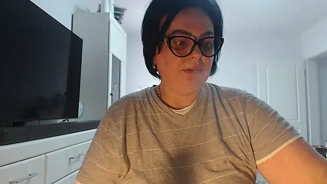 Amandamuller1982 online show from July 3, 2026, 12:22 pm