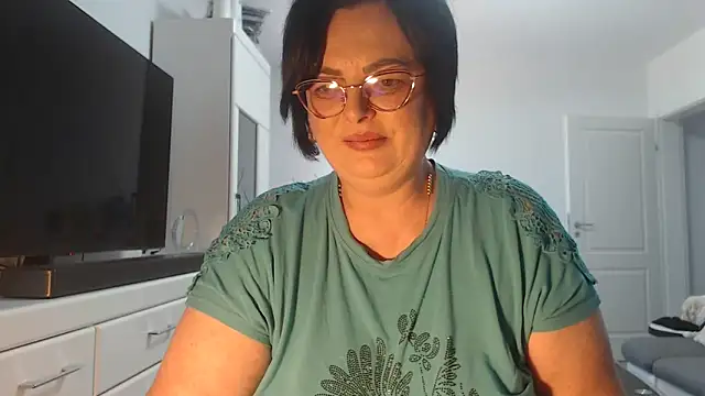 Amandamuller1982 online show from June 15, 2026, 12:27 pm