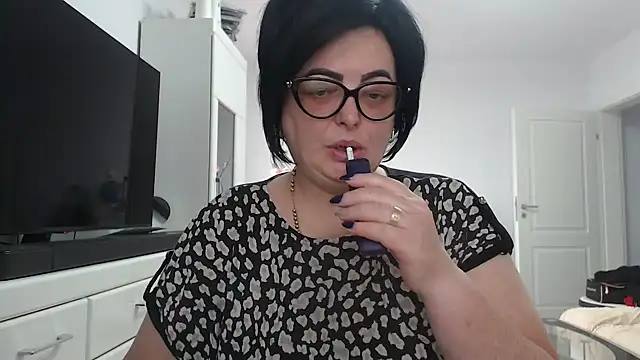 Amandamuller1982 online show from July 8, 2026, 5:52 am