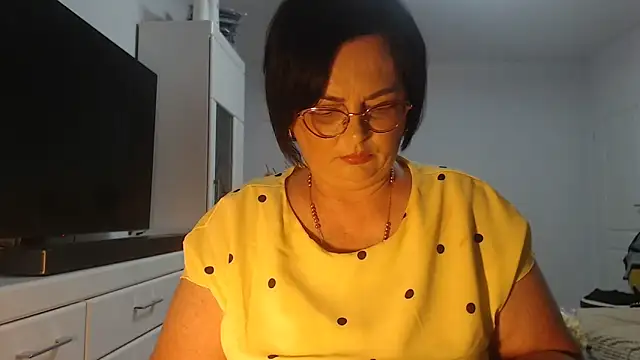 Amandamuller1982 online show from June 14, 2026, 7:15 pm