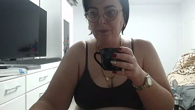 Amandamuller1982 online show from October 20, 2025, 8:09 pm