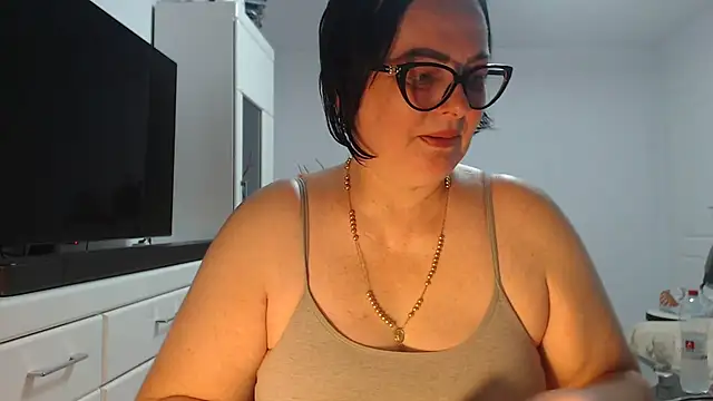 Amandamuller1982 online show from July 1, 2026, 8:20 pm