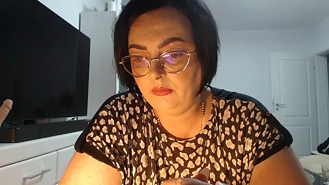 Amandamuller1982 online show from August 2, 2026, 7:44 pm