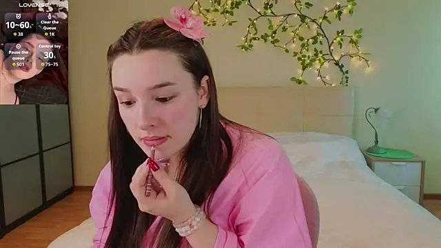 CookyDaisy online show from May 9, 2026, 1:58 pm