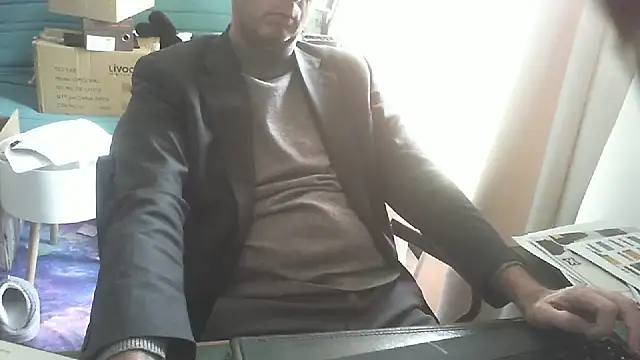 shyfrenchcock1 online show from February 12, 2026, 2:39 pm