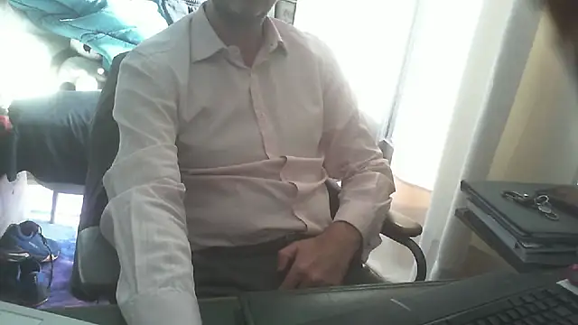 shyfrenchcock1 online show from November 28, 2025, 10:48 am