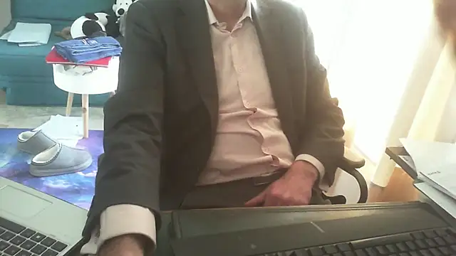 shyfrenchcock1 online show from March 3, 2025, 7:35 am