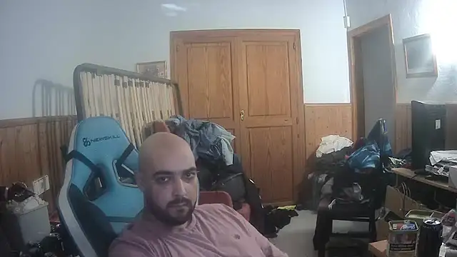 chicomallorca96 online show from October 23, 2025, 1:54 pm