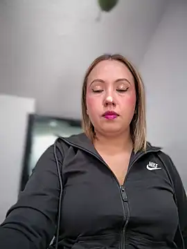 VIOLETA-25  online show from July 10, 2026, 3:23 pm