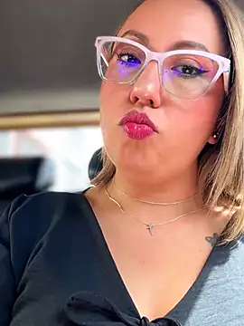 VIOLETA-25  online show from June 19, 2026, 3:18 pm