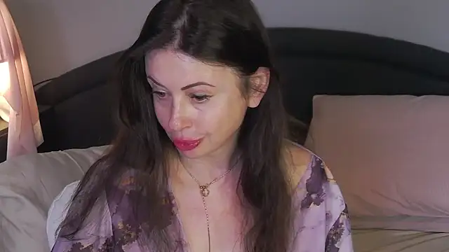 Mia Lovi online show from June 11, 2026, 4:42 am