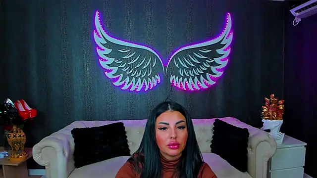 anemarieejolie online show from December 4, 2025, 6:29 pm