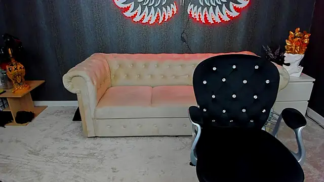 anemarieejolie online show from March 14, 2025, 9:32 pm