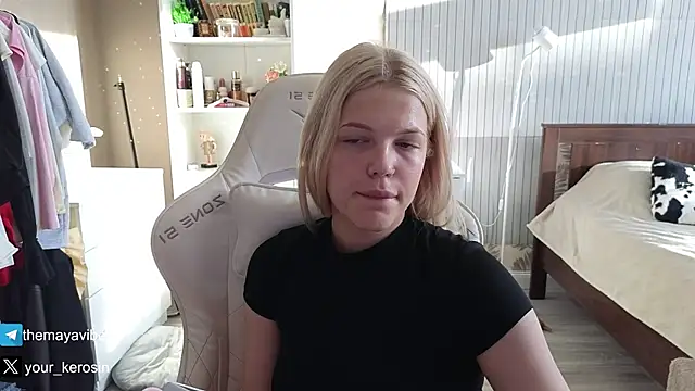 Maya Rave online show from July 30, 2026, 3:27 am