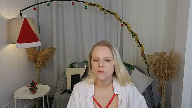 Snapshot of RoniOnix chatting on December 11, 2024, 8:50 pm RoniOnix online show from December 11, 2024, 8:50 pm