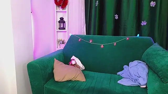 Snapshot of RoniOnix chatting on December 21, 2024, 2:52 am RoniOnix online show from December 21, 2024, 2:52 am