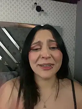 Snapshot of PoliBenett_ chatting on February 15, 2025, 1:21 am PoliBenett online show from February 15, 2025, 1:21 am