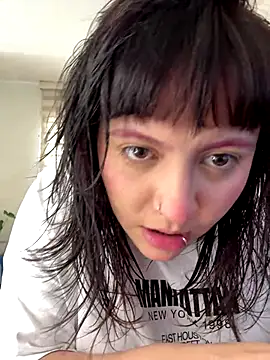 Snapshot of PoliBenett_ chatting on October 2, 2025, 7:06 pm PoliBenett online show from October 2, 2025, 7:06 pm