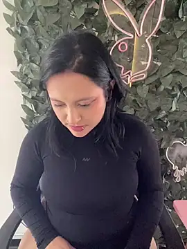 Snapshot of PoliBenett_ chatting on February 27, 2025, 10:09 pm PoliBenett online show from February 27, 2025, 10:09 pm