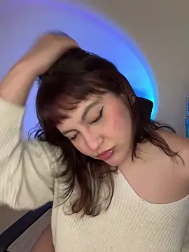 Snapshot of PoliBenett_ chatting on September 17, 2025, 1:24 pm PoliBenett online show from September 17, 2025, 1:24 pm