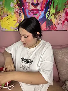 Snapshot of PoliBenett_ chatting on February 22, 2025, 12:16 am PoliBenett online show from February 22, 2025, 12:16 am