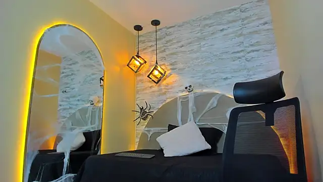 Aron Bolt online show from October 23, 2025, 11:25 pm