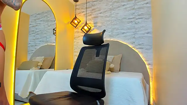 Aron Bolt online show from November 15, 2025, 2:26 am