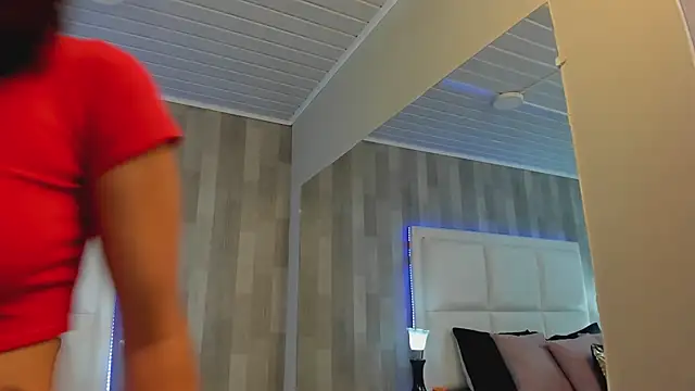 HazelMoret online show from February 14, 2025, 11:53 am