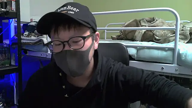 Owl1216 online show from February 17, 2025, 11:44 am