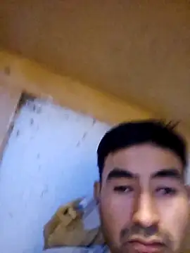 Snapshot of Axeltu77 chatting on March 19, 2026, 10:43 pm Axeltu77 online show from March 19, 2026, 10:43 pm