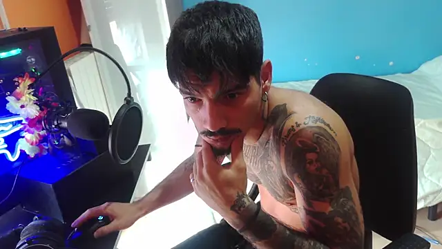 Badboyi1997 online show from October 13, 2025, 11:56 am