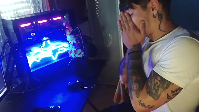 Badboyi1997 online show from October 7, 2025, 11:33 am