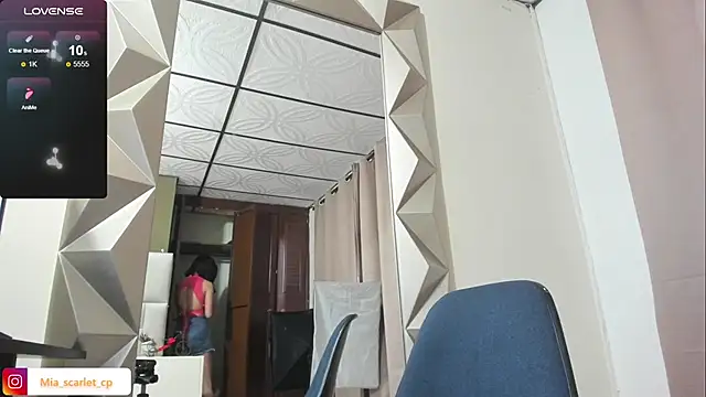 Mia scarlet69 online show from March 4, 2026, 12:24 pm