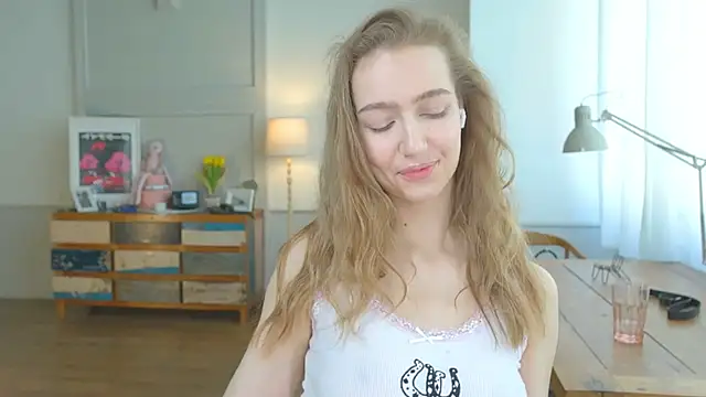 solar bella online show from February 1, 2025, 11:21 am