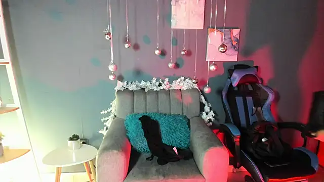 Cami  Smiith online show from December 9, 2024, 3:29 am