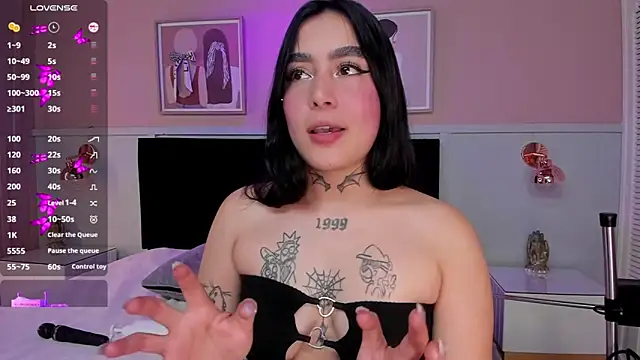 elodie walker online show from November 22, 2025, 11:42 am