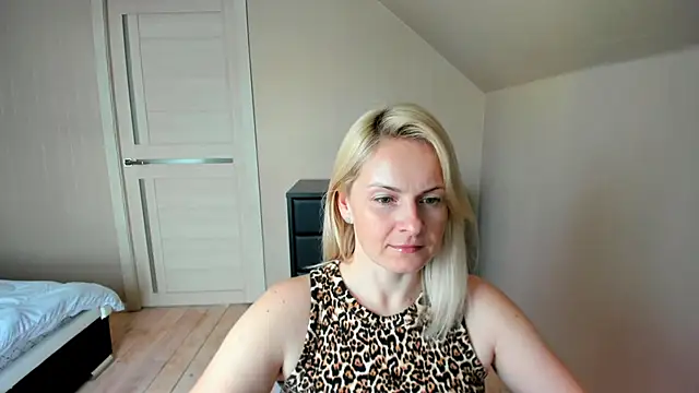 Alicee Gracee online show from March 14, 2025, 8:32 am