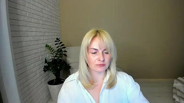 Alicee Gracee online show from February 25, 2026, 7:25 pm