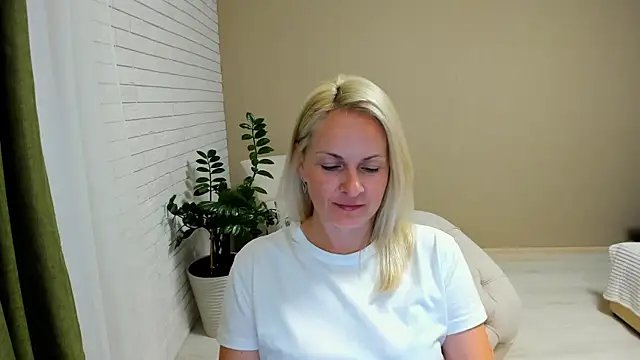 Alicee Gracee online show from September 11, 2025, 8:09 pm