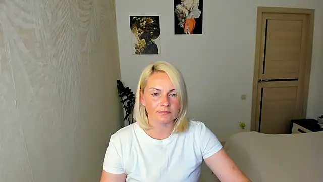 Alicee Gracee online show from July 24, 2026, 7:43 pm